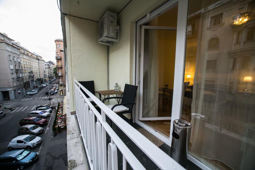 Budapest Downtown Apartments With Balcony & Optional Garage & Restaurant In The Building Pokoj fotografie