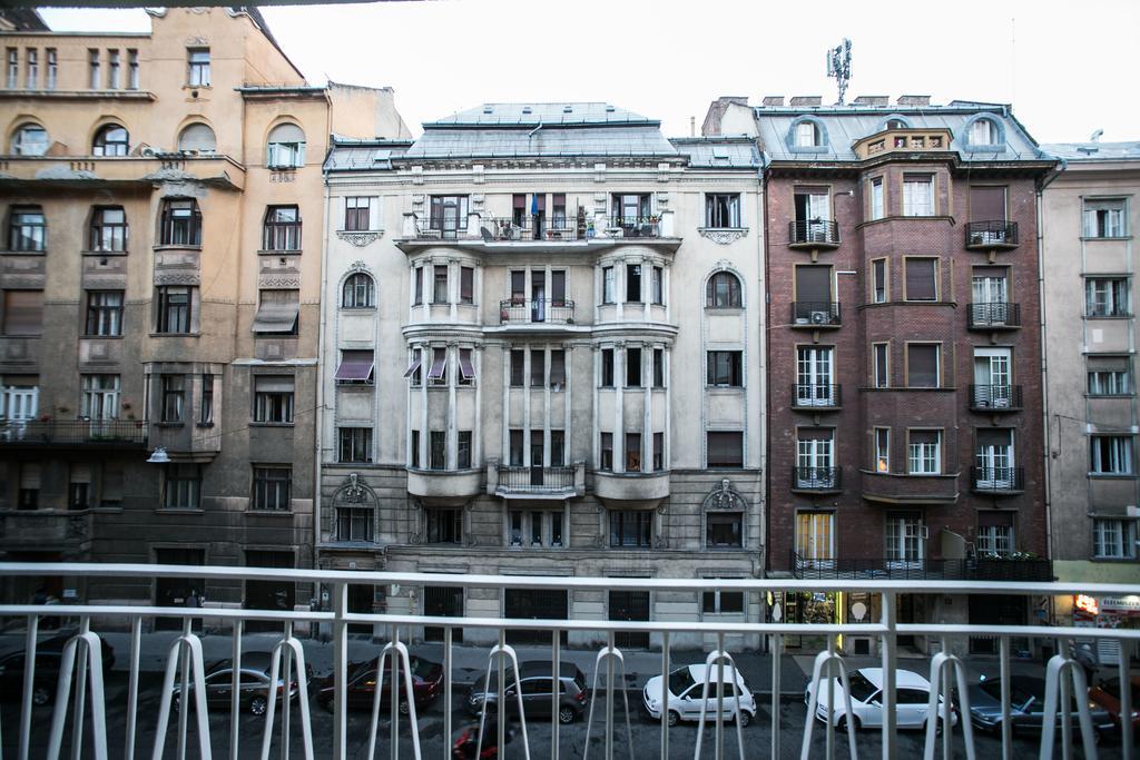 Budapest Downtown Apartments With Balcony & Optional Garage & Restaurant In The Building Pokoj fotografie