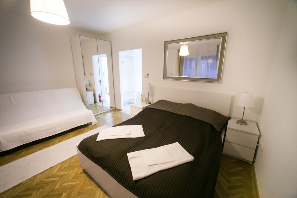 Budapest Downtown Apartments With Balcony & Optional Garage & Restaurant In The Building Pokoj fotografie